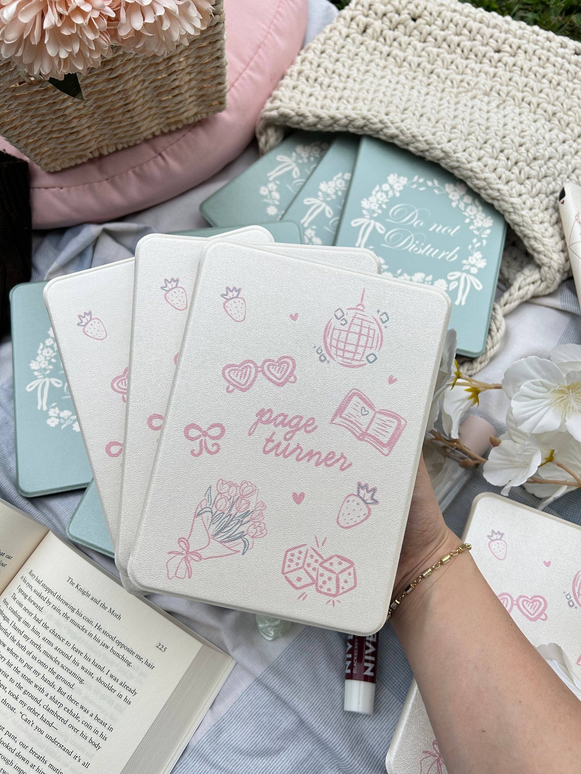 Page Turner Kindle Case